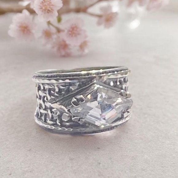 Silpada Jewelry - Silpada Vintage-Inspired Silver CZ Wide Band Ring  size 6